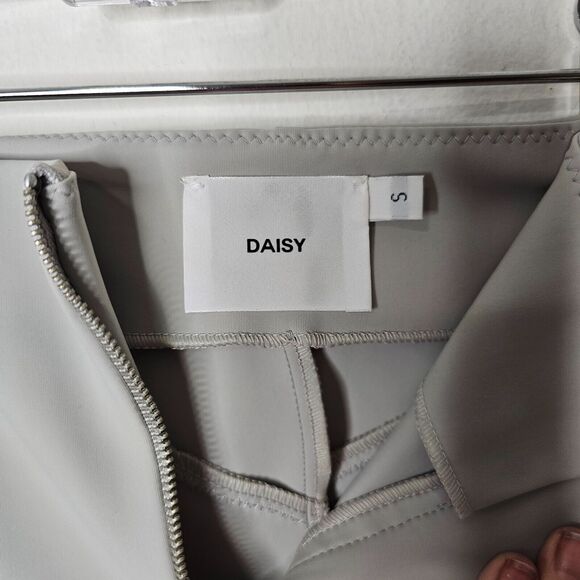 NWOT RARE Daisy Gray Taupe Zip-Up Front Stitch Design Leggings Nylon Spandex S - Picture 4 of 8